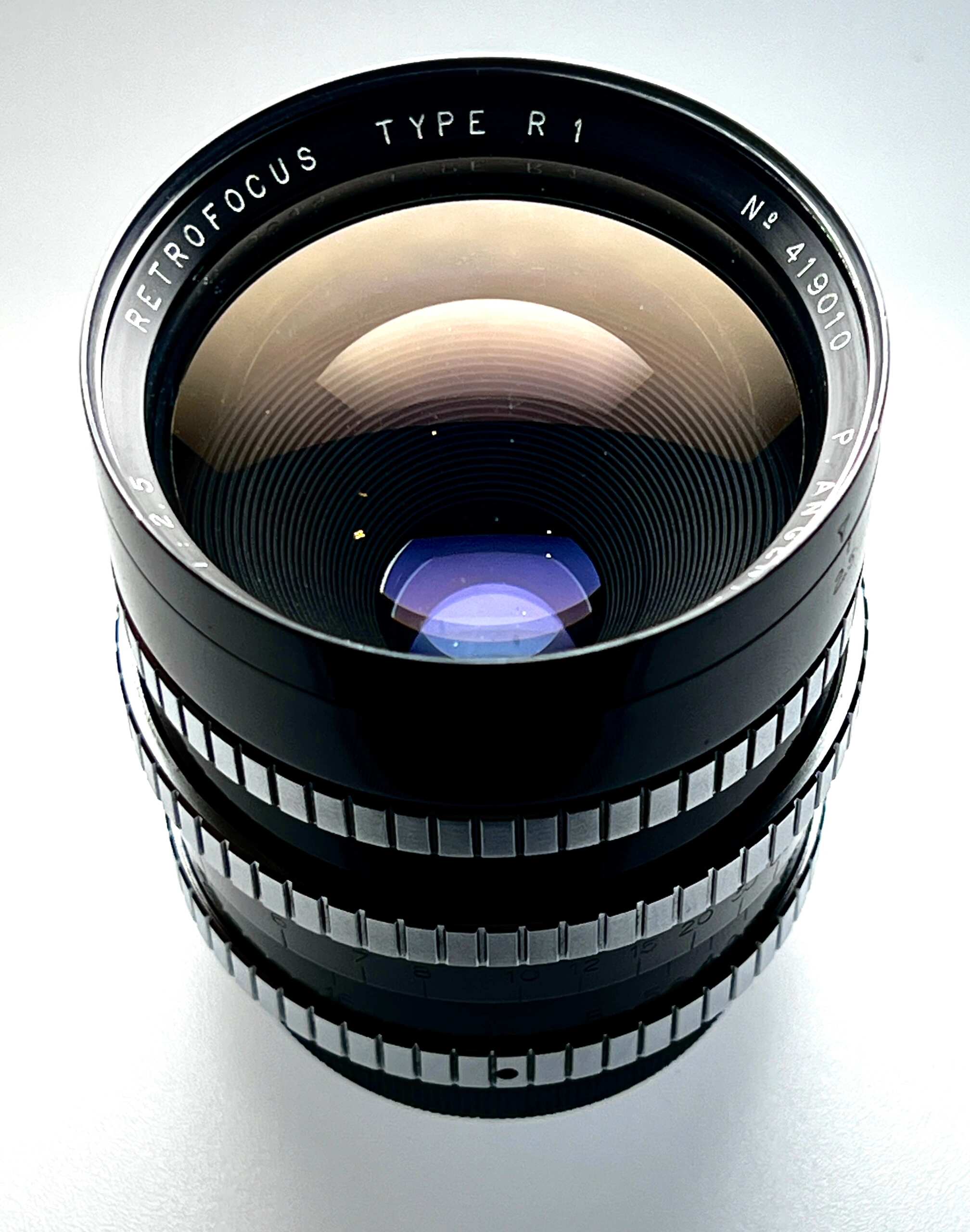 Angénieux R1 35mm f/2.5 retrofocus lens