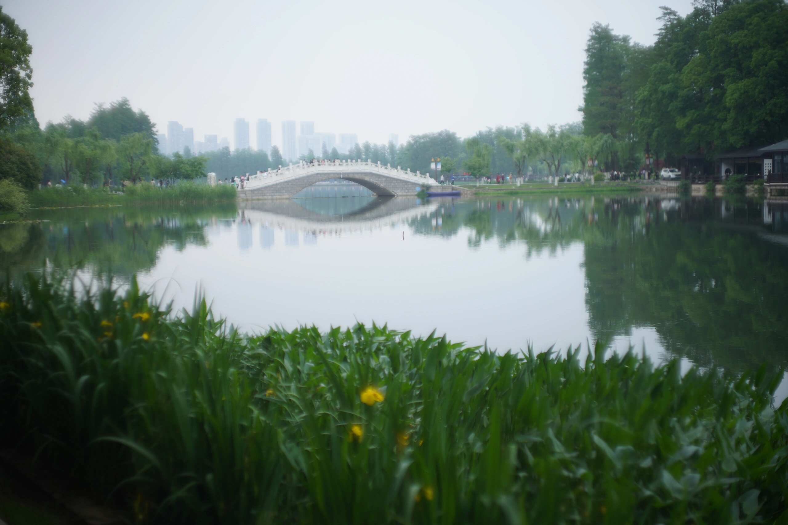 湖上白桥 — 氛围感朦胧